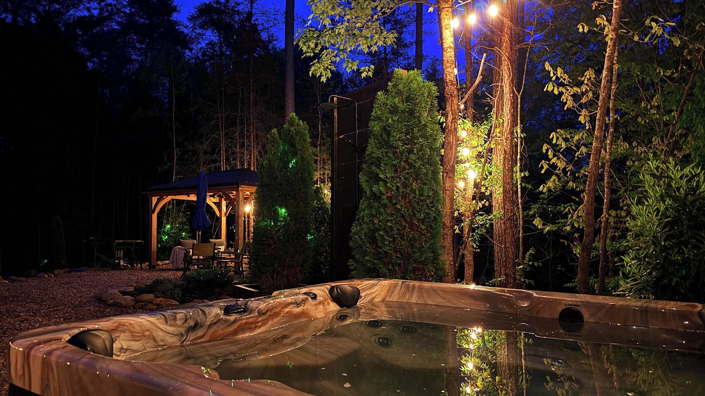 Outdoor spa tub