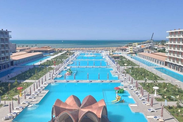 Standard Room ( Sea View ) | Artículos del minibar gratis y caja de seguridad en la habitación