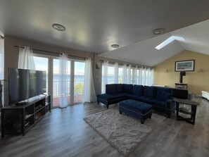 Smart TV, fireplace, DVD player, video library