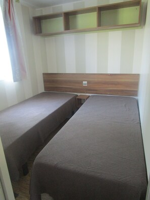 2 bedrooms