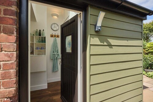 Host & Stay | Garden Studio