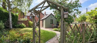 Host & Stay | Garden Studio