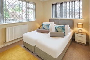 3 bedrooms, iron/ironing board, WiFi, bed sheets - Host & Stay | Saltdean Sea View (Saltdean)