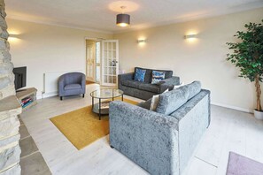 TV, fireplace, offices - Host & Stay | Saltdean Sea View (Saltdean)