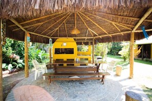 屋外ダイニングエリア