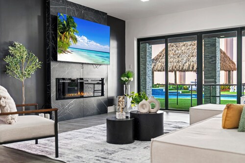 Spacious Fun House w/ Games & Heated Pool