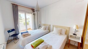 2 bedrooms, iron/ironing board, free WiFi, bed sheets