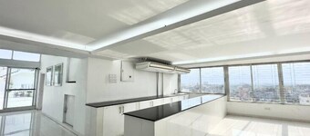 300sqft 5 Studio Gym & Pool Access