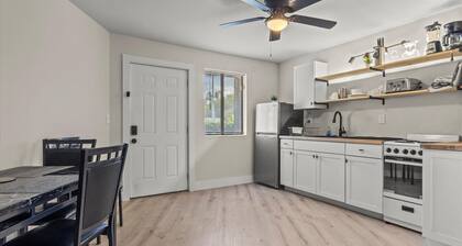 Huntsville Stylish Studio Suite with Parking