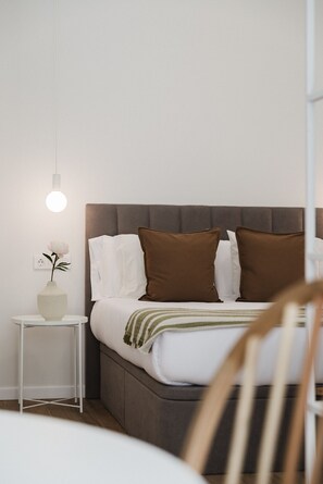 2 slaapkamers, een strijkplank/strijkijzer, gratis wifi, beddengoed