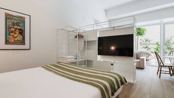 1 slaapkamer, een strijkplank/strijkijzer, gratis wifi, beddengoed