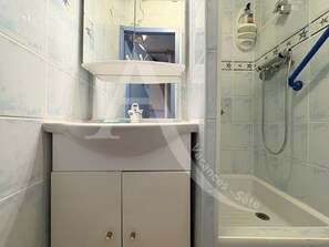 Shower - LA CORNICHE - STUDIO CABINE VUE MER AVEC PARKING (Sète)