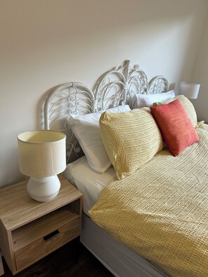 2 bedrooms, bed sheets