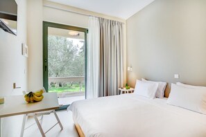 1 chambre, fer et planche à repasser, lit de bébé portatif, Wi-Fi