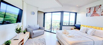 Deluxe Studio unit condo in Lapu-lapu City with WiFi, AC