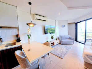 Interior - Deluxe Studio unit condo in Lapu-lapu City with WiFi, AC (Lapu-lapu City)