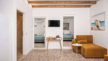 2 bedrooms, iron/ironing board, travel cot, WiFi