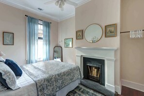 3 bedrooms, desk, iron/ironing board, WiFi