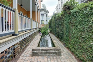 Pool - The Koi Escape, Victorian | Upper Porch | Parking (Savannah)