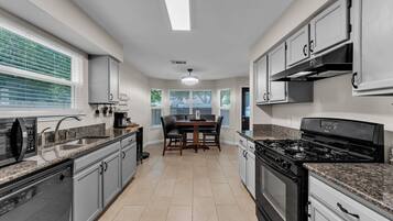 House, 4 Bedrooms | Private kitchen | Fridge, oven, coffee/tea maker, toaster