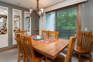 Condo, 4 Bedrooms | Dining - Sunrise Bear Ridge C4 4 Bedroom Condo (Killington)