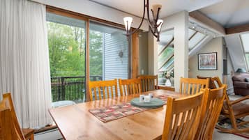 Condo, 4 Bedrooms | Dining