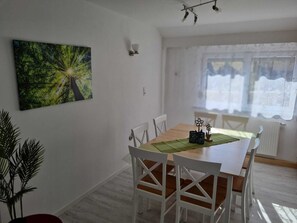 Dining - Welcome to Tonbachtal-Baiersbronn - Apartment for up to 8 people & pets (Baiersbronn)