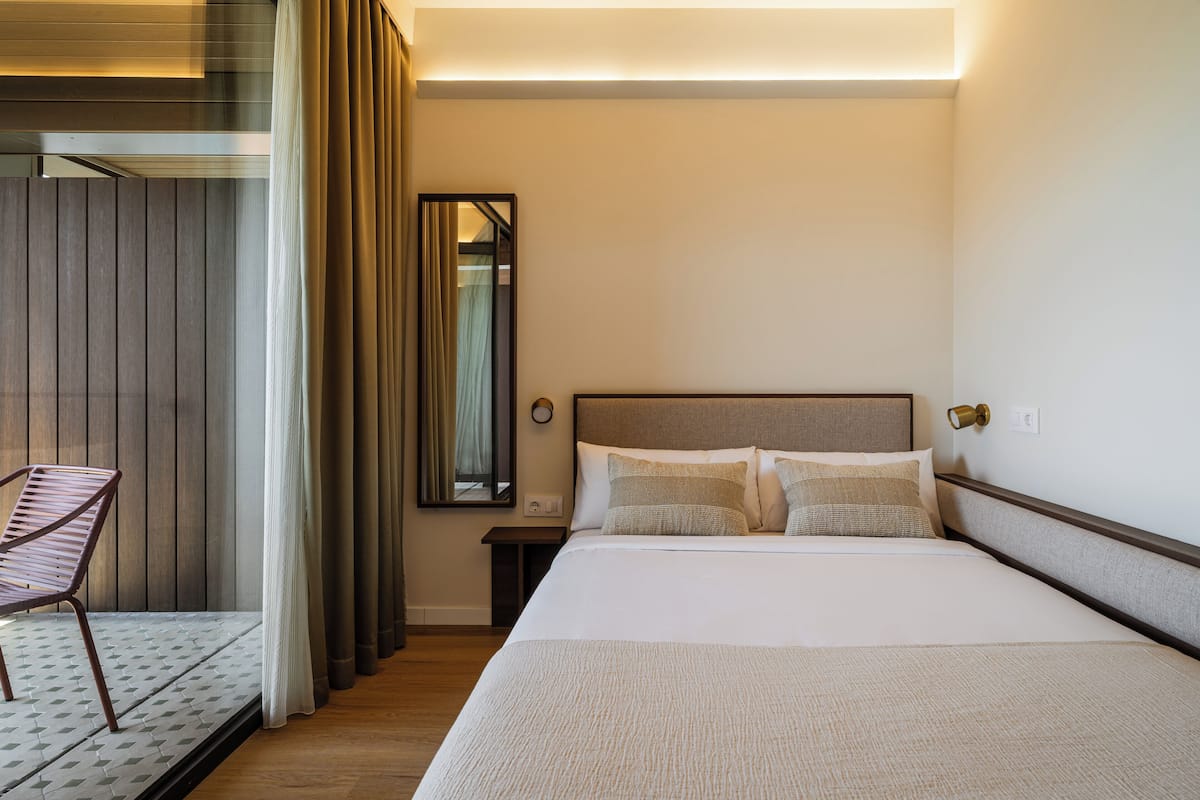 The Vista | In-room safe, desk, laptop workspace, iron/ironing board