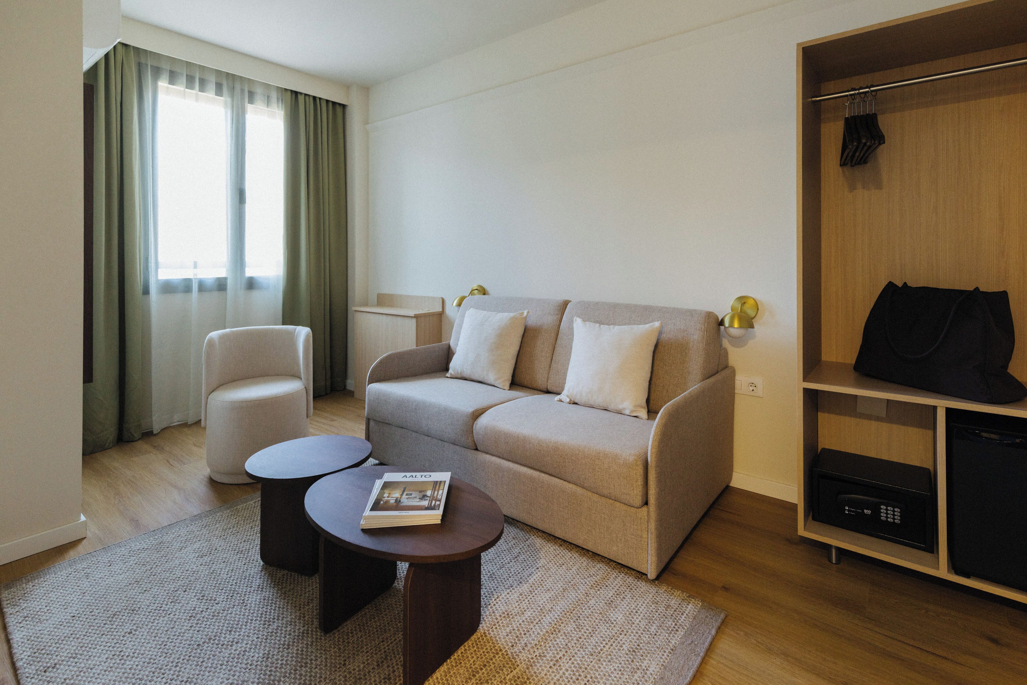 Coffres-forts dans les chambres, bureau