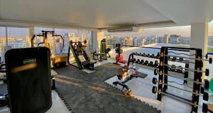 300sqft 5 Comfortable Studio w/ Gym & Pool Access