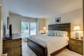 2 bedrooms, iron/ironing board, Internet, bed sheets