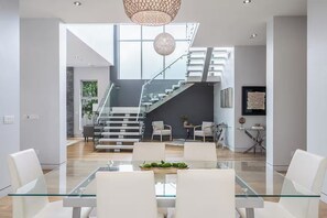 Dining - Drexel Modern - Designer Home in Prime with Pool, & Luxe Finishes (Los Angeles)