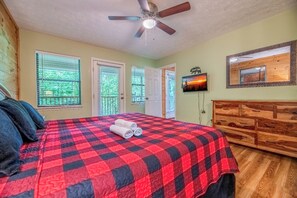 2 bedrooms, desk, iron/ironing board, free WiFi