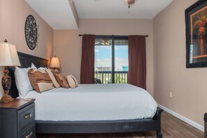 2 bedrooms, iron/ironing board, free WiFi, bed sheets - 🏖️Beach Views, 1st Floor Unit | Steps to Beach | Club at Mexico Beach 1A🏖️ (Mexico Beach)