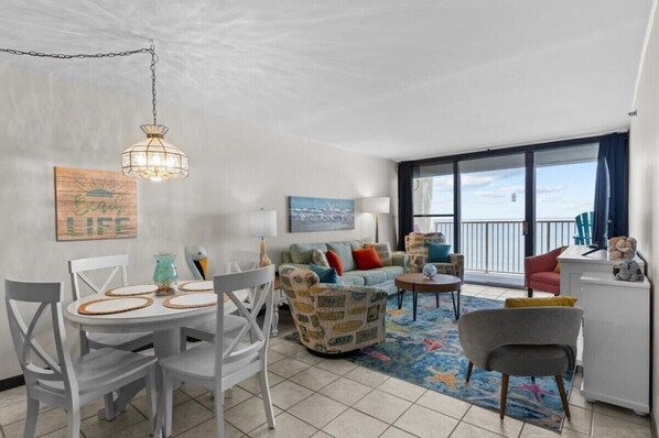 TV - Pelican Watch 1005-Lovely upgraded unit with Oceanfront Balcony and wonderful views, with elevators. (Carolina Beach)