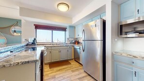 Refrigerador, horno, lavavajillas, cafetera/tetera