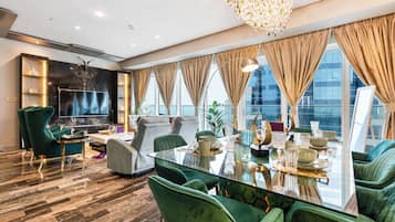 Luxury Apartment, Ocean View | Living area