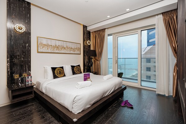 Luxury Apartment, Ocean View | Premium bedding, memory foam beds, iron/ironing board, free WiFi