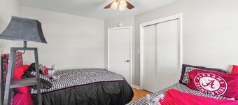 3-bedroom/2-bath Tropical Paradise house minutes from downtown and the stadium.