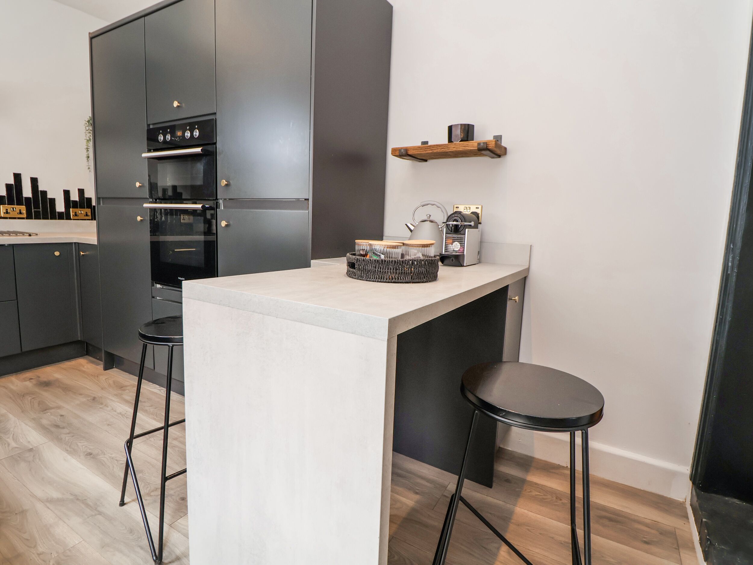 Dishwasher, cookware/dishes/utensils