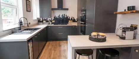 Máy rửa bát, dụng cụ nấu nướng/bát dĩa/dao nĩa