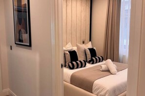 3 quartos, ferros/tábuas de passar roupa, Wi-Fi, roupa de cama