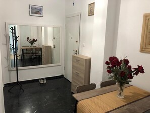 Apartment, 2 Bedrooms, Smoking, Balcony | Dining