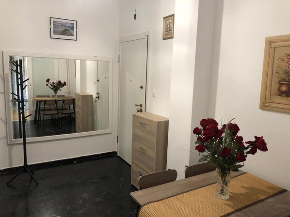 Departamento, 2 habitaciones, para fumadores, balcón | Restaurantes
