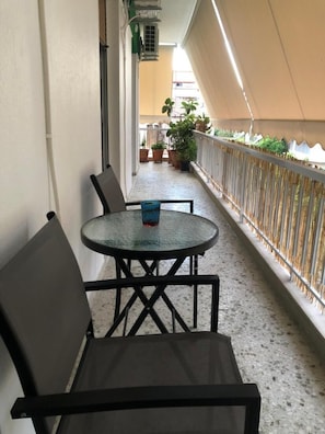 Balcony - Charming 2 Bedroom Apartment in Kallithea, Greece (Kallithea)