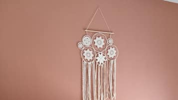 3 bedrooms, bed sheets