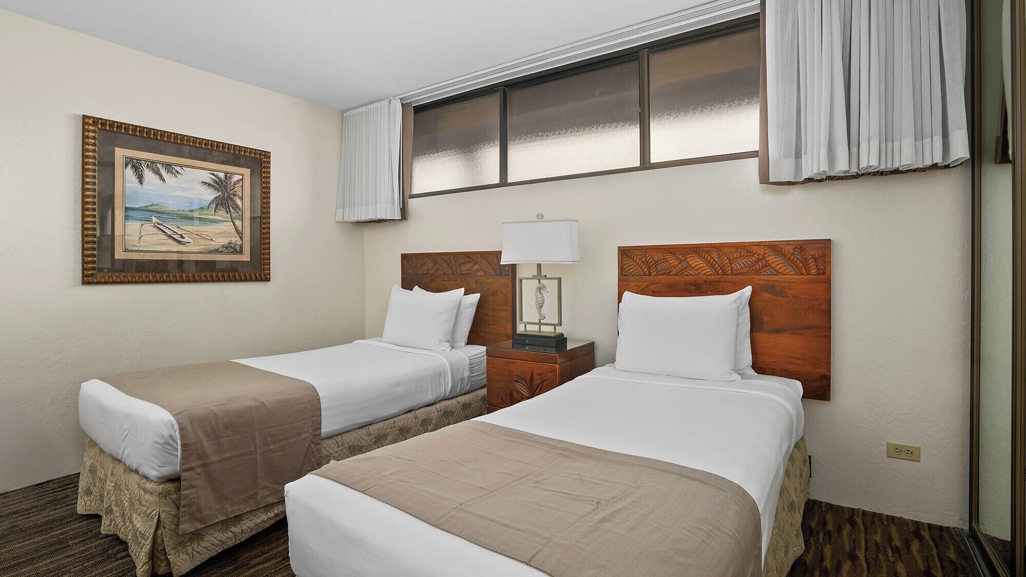 2 bedrooms, iron/ironing board, internet, bed sheets