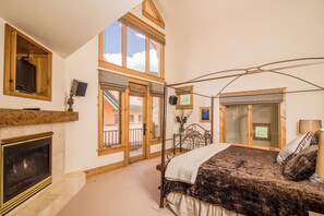 Iron/ironing board, internet, bed sheets