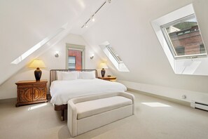 3 bedrooms, iron/ironing board, Internet, bed sheets