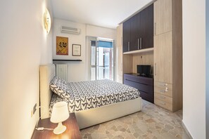 2 chambres, fer et planche à repasser, Wi-Fi gratuit, draps fournis